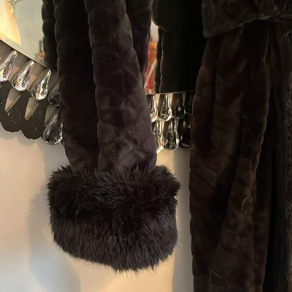 La vie en rose stunning ladies long Robe . - Picture 3 of 7